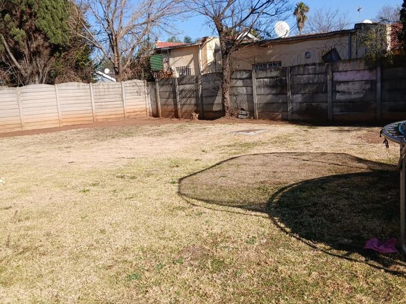 LOCATION LOCATION LOCATION!!! Charming Home with Space to Expand and Entertain!!!!! - Photo 3
