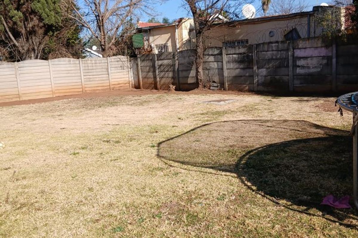 LOCATION LOCATION LOCATION!!! Charming Home with Space to Expand and Entertain!!!!! - Photo 3