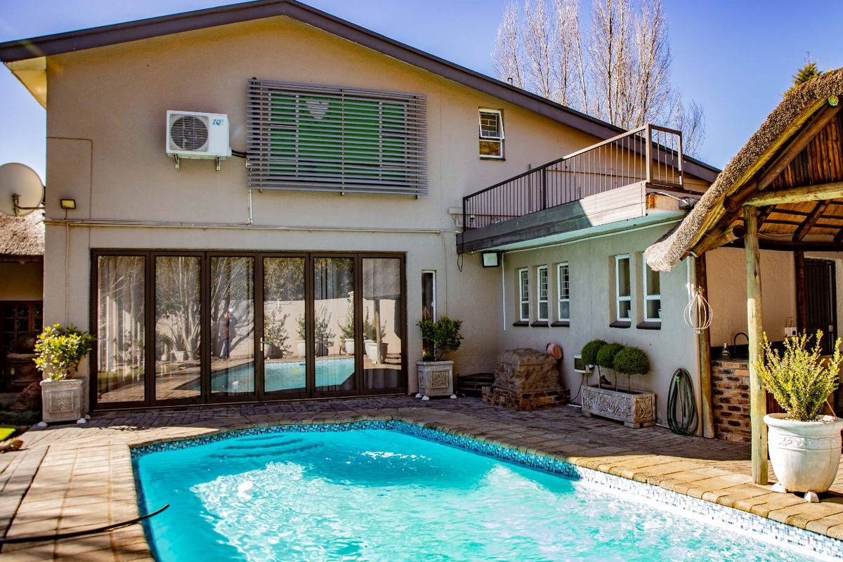 Exceptional Double-Storey Guesthouse for Sale – A Prime Investment Opportunity - Photo 3