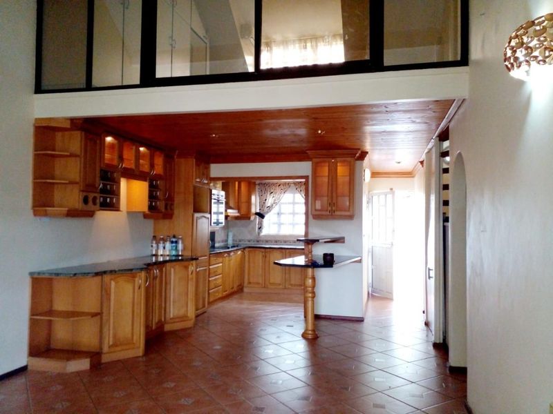 SENSATIONAL 3 BEDROOM TOWNHOUSE! - Photo 6