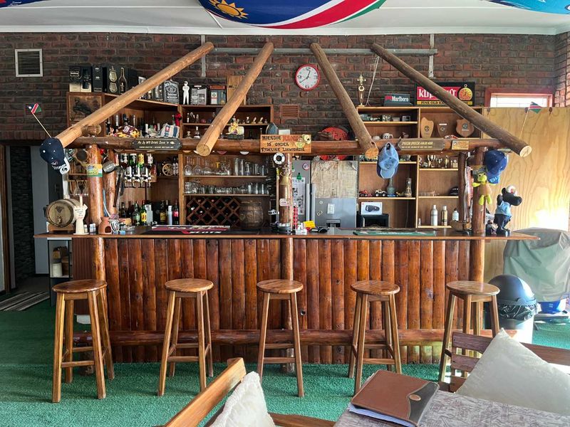 Spacious 4-Bedroom Family Home on a Tranquil Smallholding – Just 12 km from Upington - Photo 5