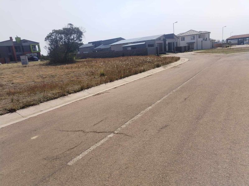 Expansive Stand in Stoneridge: Your Dream Home Awaits! - Photo 3