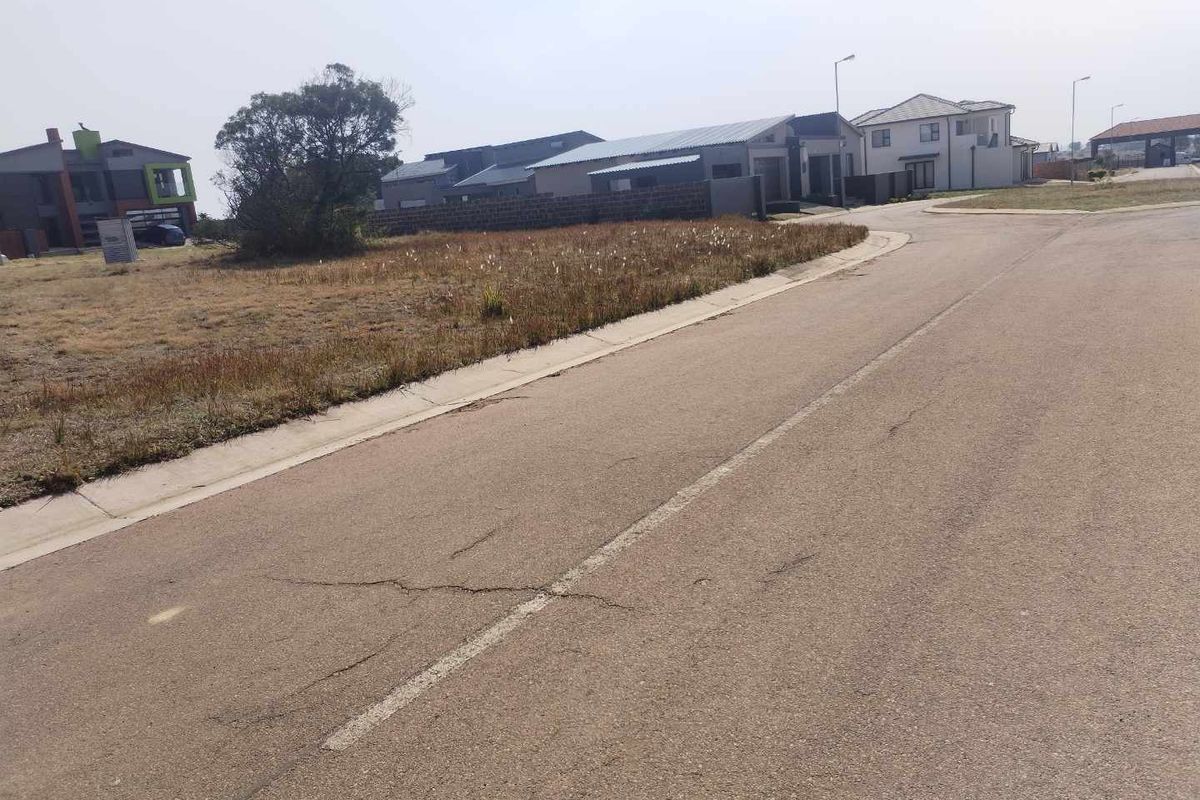 Expansive Stand in Stoneridge: Your Dream Home Awaits! - Photo 3