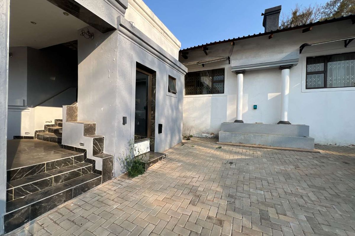 Spacious -5 Bedroom Home in Muckleneuck – Ideal for Family Living or Business - Photo 3