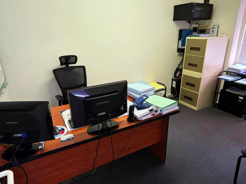 First Floor Office in Secure Complex - Photo 4