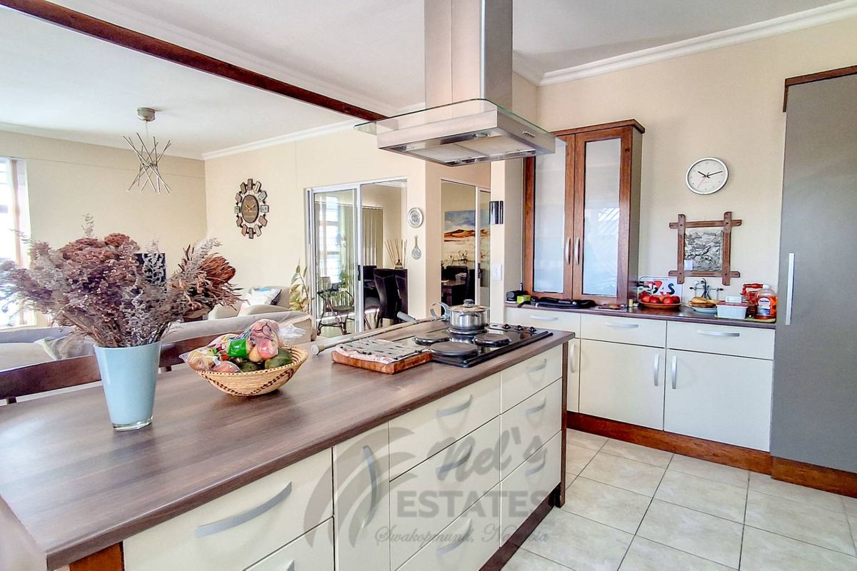 Furnished Home For Sale in Ocean View, Swakopmund - Photo 3