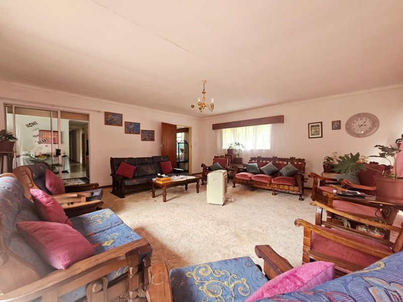 **Charming Facebrick Home with Income-Generating Flatlet** - Photo 10