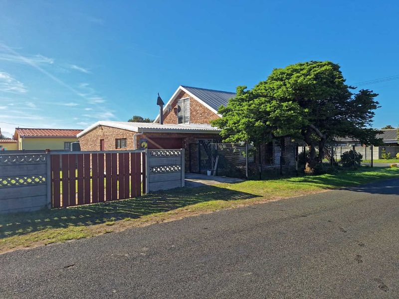 Versatile Family Home with Expansion Potential! Exclusive Mandate! - Photo 3