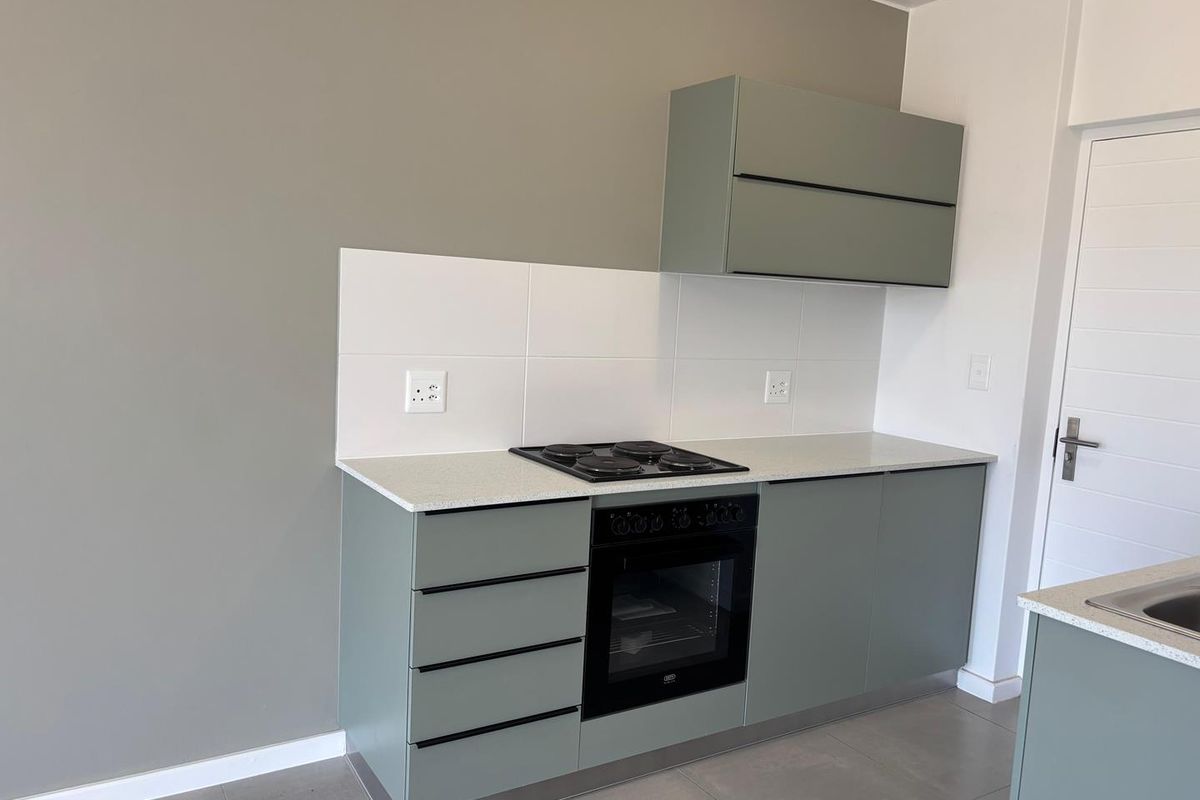 Elegant 2-Bedroom Apartment for Sale in Rivergate - Photo 5