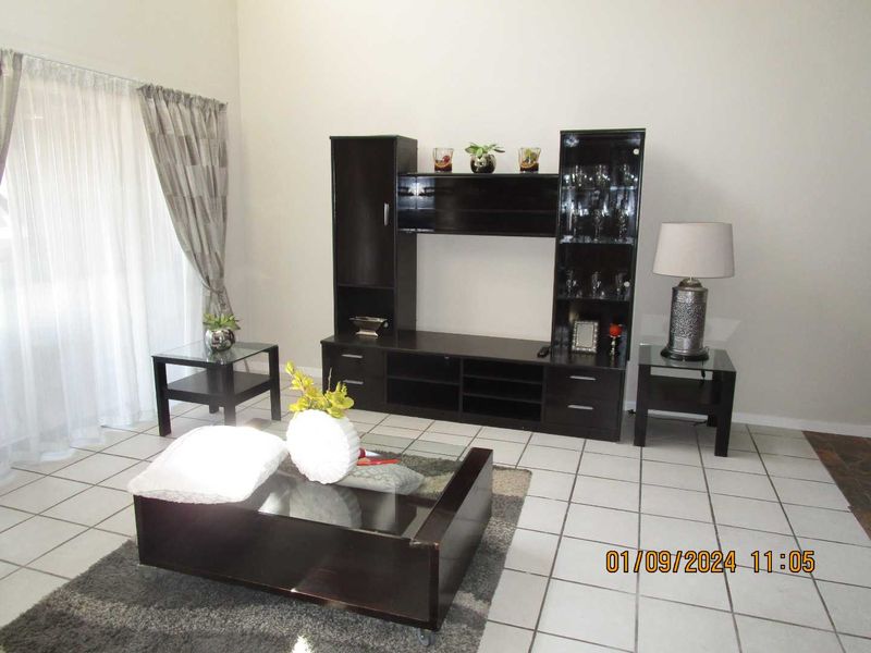 STUPENDOUS FULLY FURNISHED 3 BED APARTMENT IN THE ICONIC COMPLEX 77 GRAYSTON - Photo 5