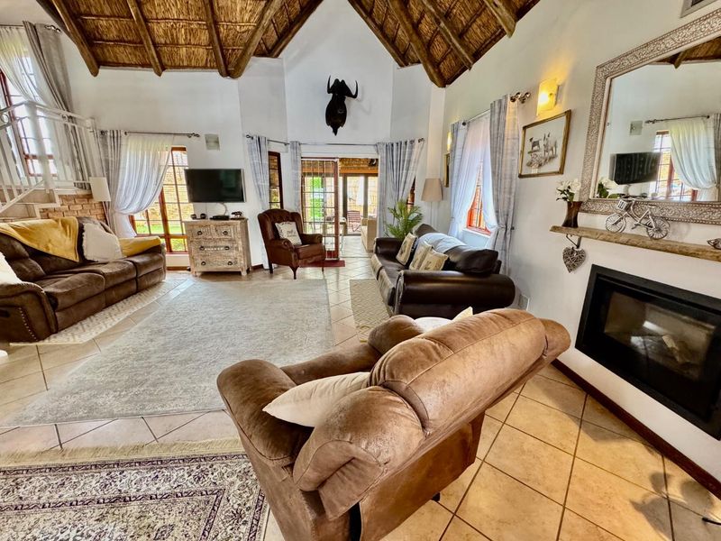 EXQUISITE CLUSTER FOR SALE IN SOUGHT AFTER COMPLEX IN RYNFIELD - Photo 6