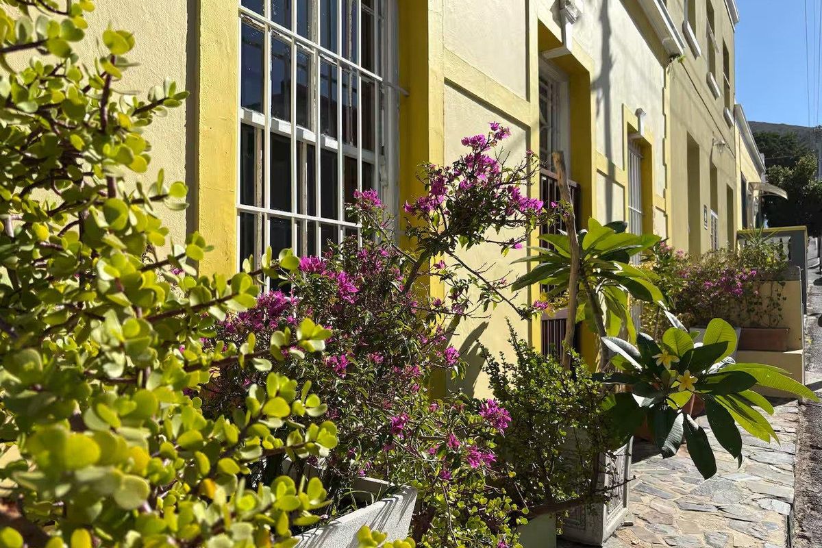 Charming Fully Furnished Cottage in the Heart of Bo-Kaap 6-Month Rental Opportunity - Photo 3