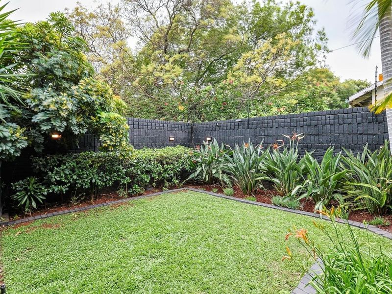 6 Bedroom For Sale - Photo 9