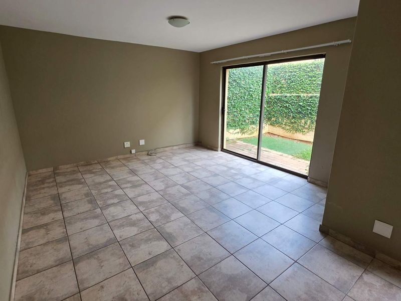 3 Bedroom 2.5 Bathroom Townhouse in Melodie - Photo 4