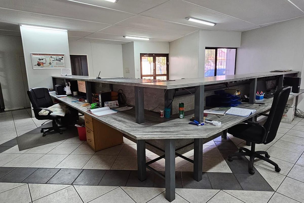 Office for Sale in Southern Industrial Area - Photo 4