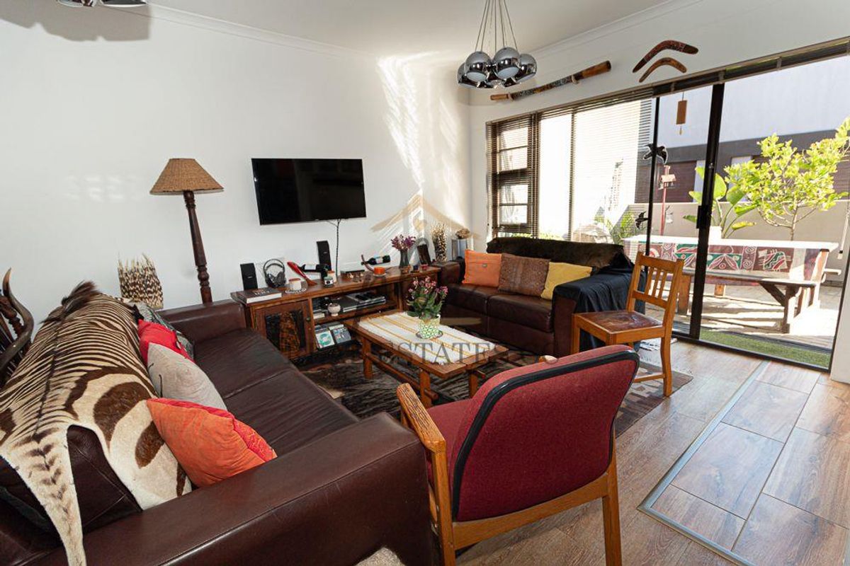 CHARMING 2-Bedroom Townhouse For Sale - Photo 4