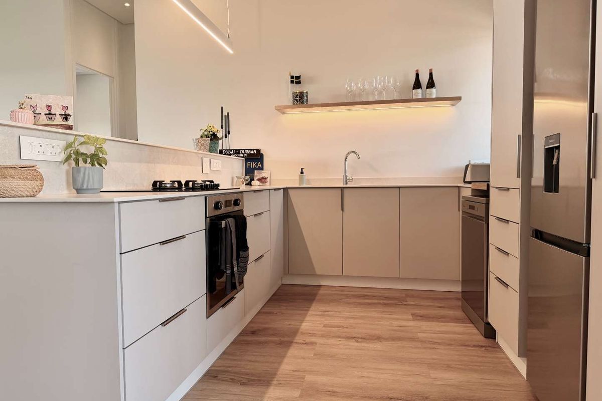 Renovated 4 Bedroom Townhouse with Sea View - Photo 2