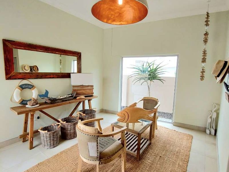 Luxurious Sunbay Self-Catering House - Photo 2