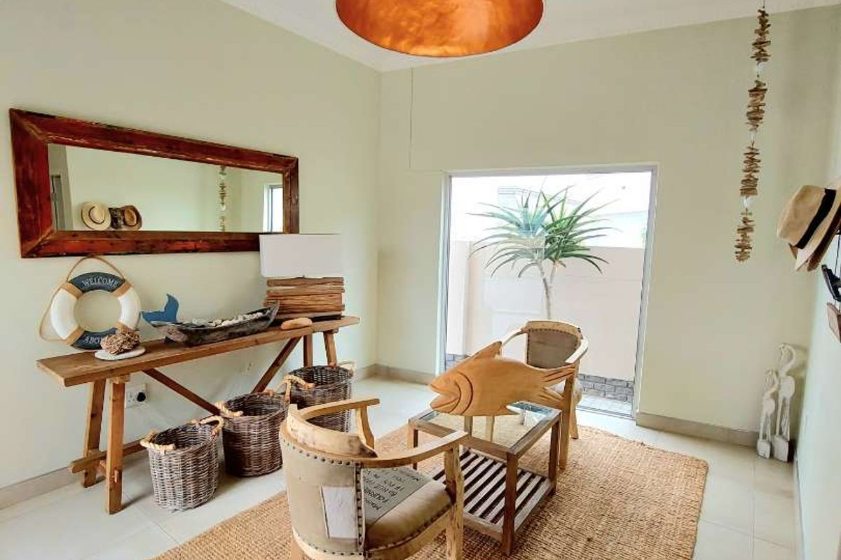 Luxurious Sunbay Self-Catering House - Photo 2