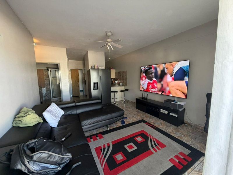 2 BEDROOM APARTMENT FOR SALE -HOCHLAND PARK - Photo 5