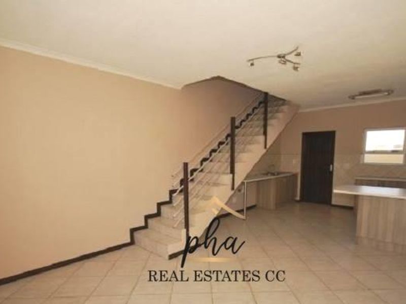 Townhouse for sale in Secure complex in Fairway Estates, Walvis Bay for N$850 000.00 - Photo 4