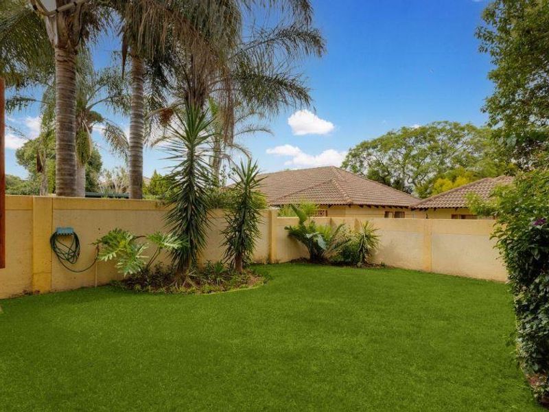 Move-In Ready 2-Bedroom Garden Unit in Sought-After Complex - Photo 3