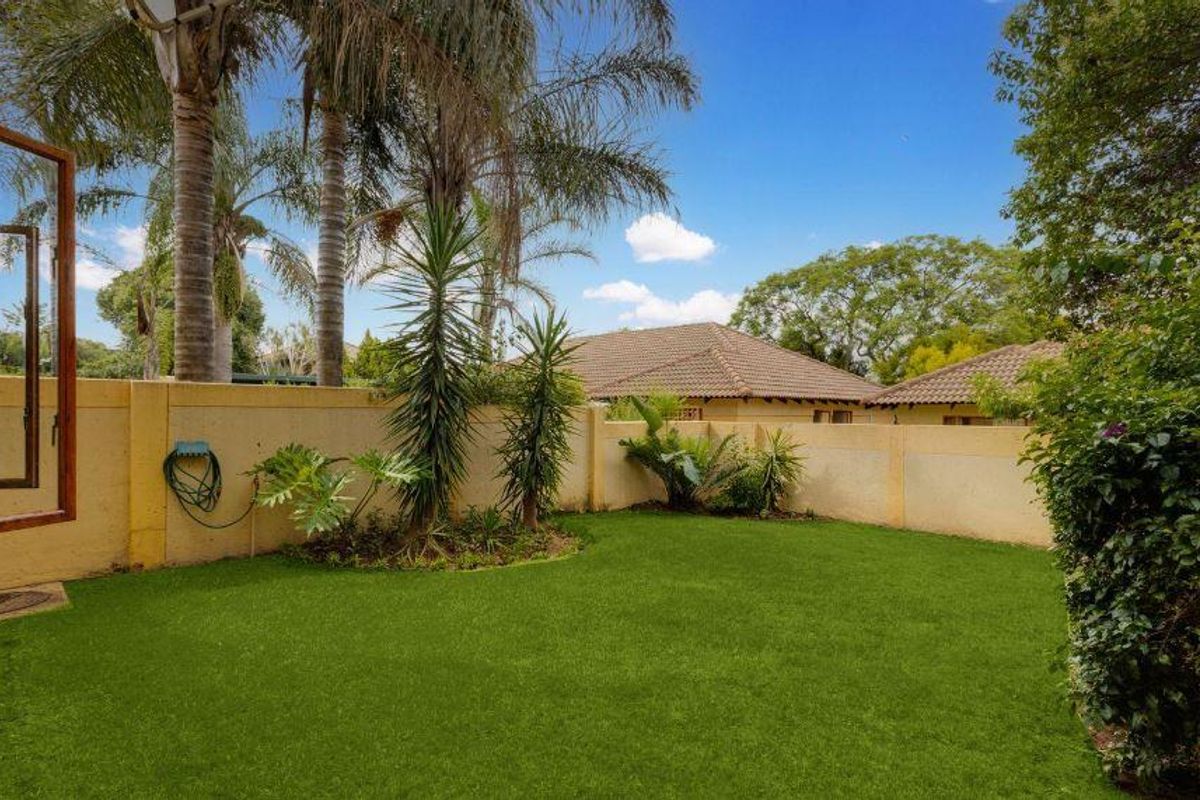 Move-In Ready 2-Bedroom Garden Unit in Sought-After Complex - Photo 3