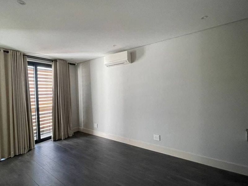 Upmarket Town House - Very Secure/ Gated Estate - Photo 3