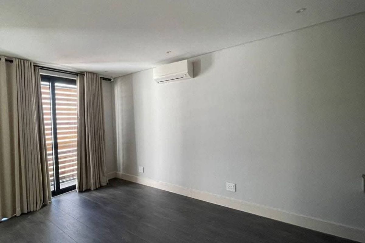 Upmarket Town House - Very Secure/ Gated Estate - Photo 3