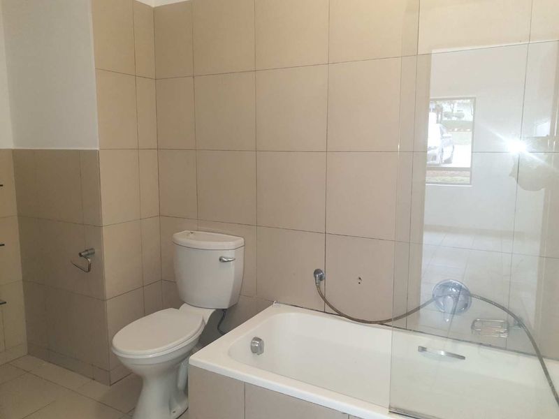 Tranquil Retreat with Premier Amenities - Photo 10