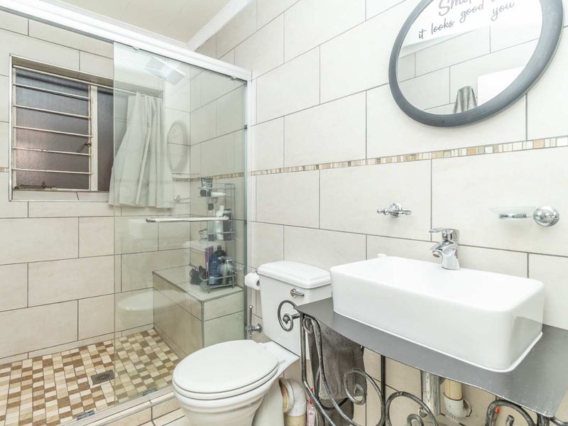 Perfect Work-From-Home Haven with Loft & Garden! - Photo 8