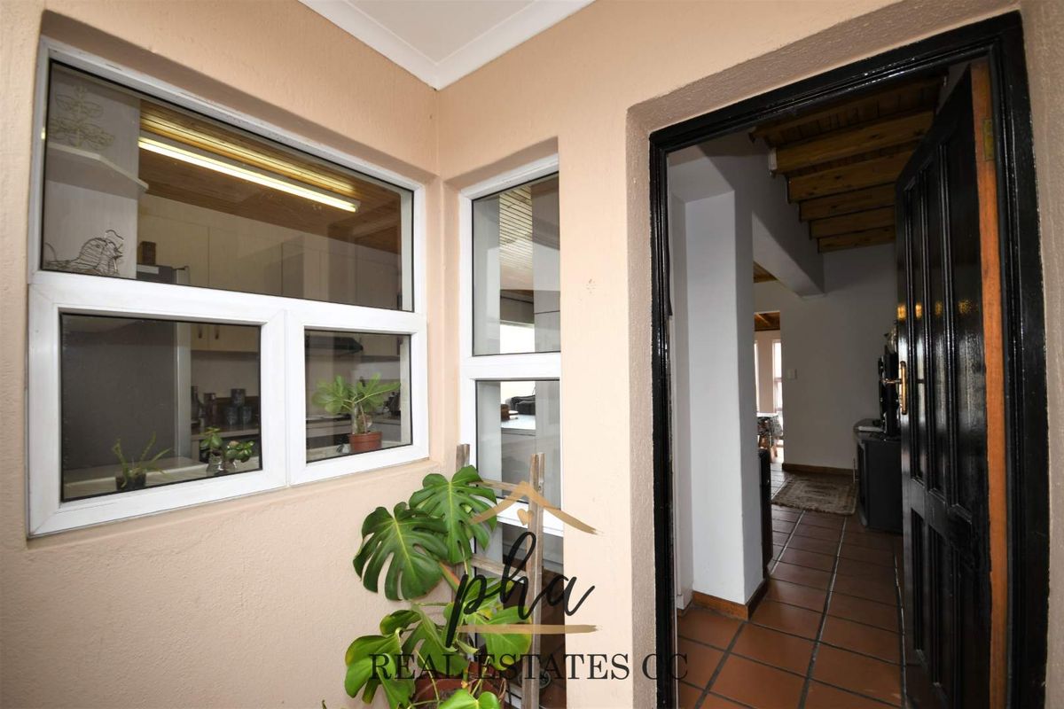Priced to Go !! - Photo 2