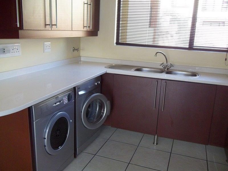 Modern 2-Bedroom Apartment in a Secure, Amenity-Rich Estate - Photo 4