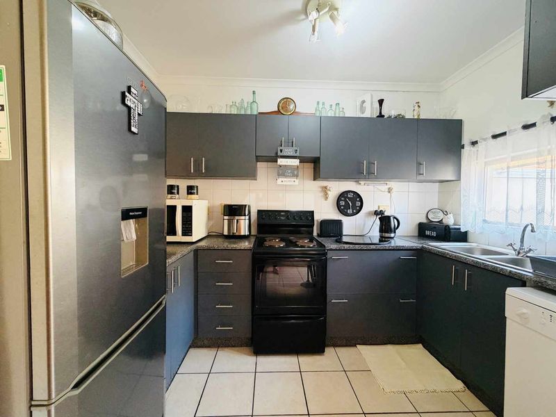 Hendra – Comfortable Retirement Living in a Stepless Garden Simplex - Photo 6