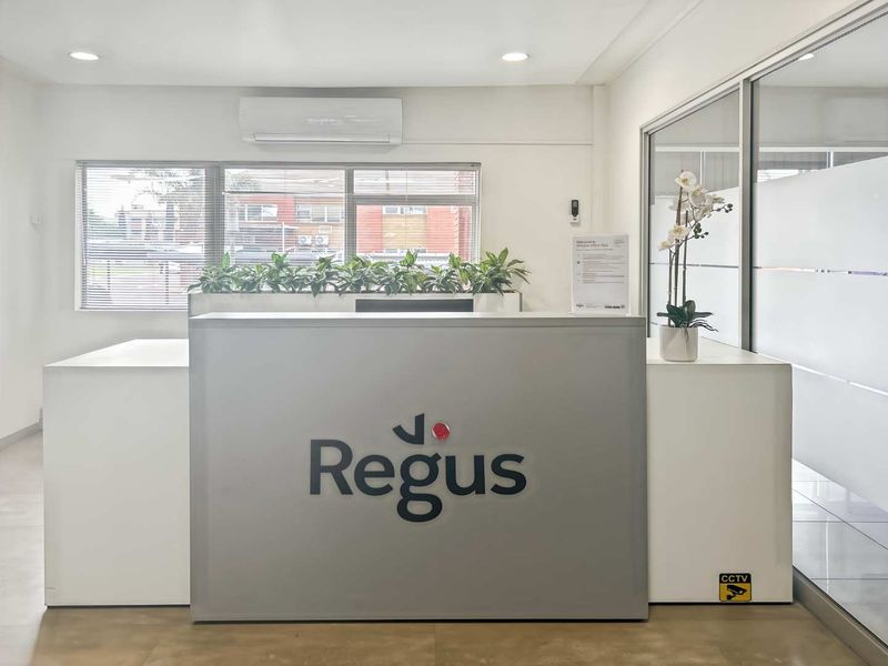 Private office space for 1 person in Regus Secure Office Park - Photo 3