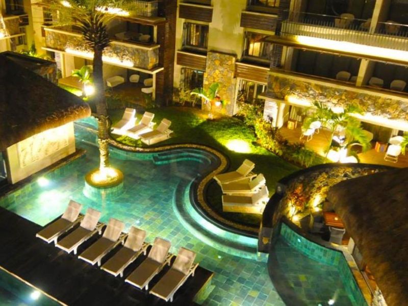 2 bedroom garden-level apartment - Photo 9