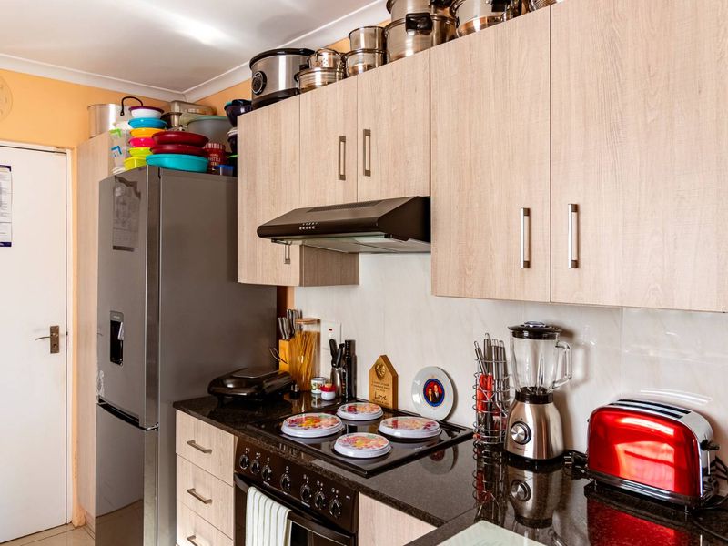 3 Bedroom Townhouse for Sale in Fairview - Photo 9