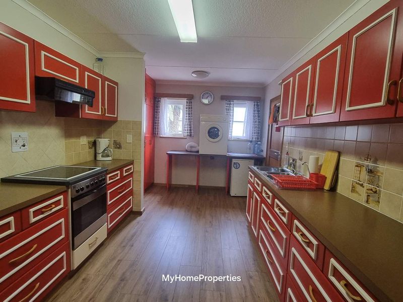 3 Bedroom Townhouse, Kramersdorf, Swakopmund - Photo 8