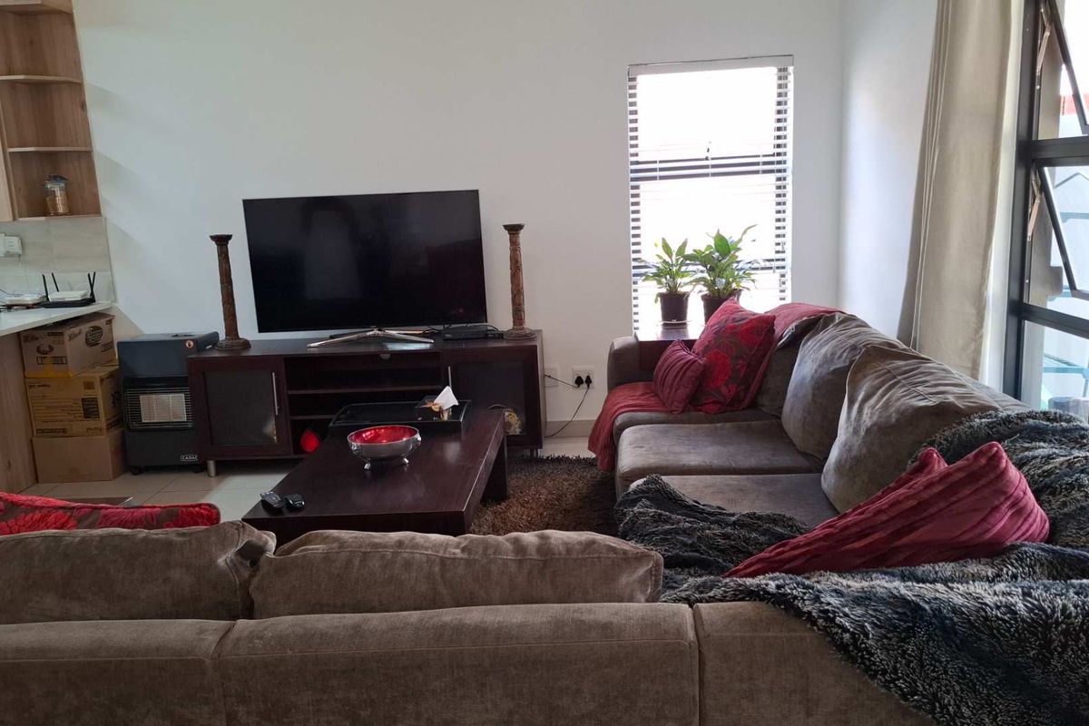 Modern Living in Secure Nature Estate - Photo 4