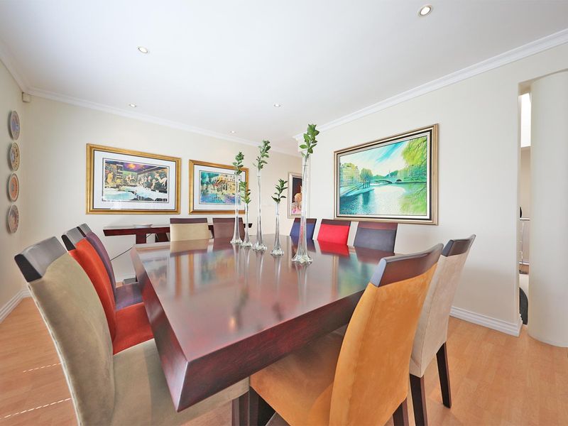 5 BEDROOM ARCHITECTURAL DREAM HOME IN PLATTEKLOOF - Photo 8