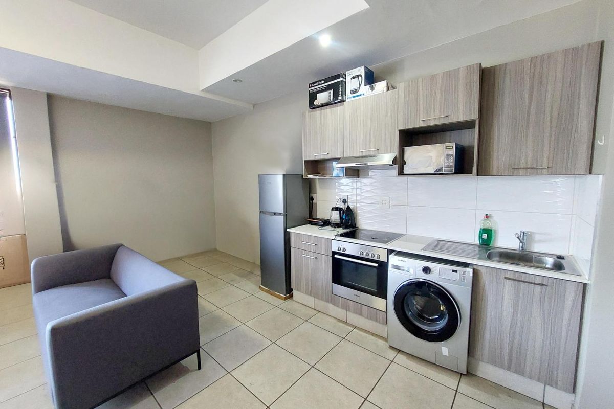 Modern 1 bedroom, 1 bathroom apartment at The Bolton - Photo 3