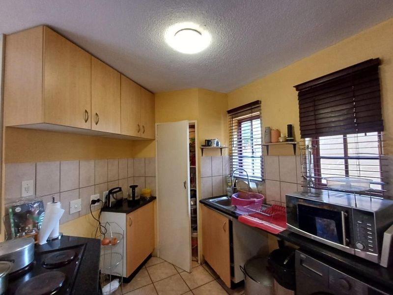 3 Bedroom 2 Bathroom for sale - Photo 10