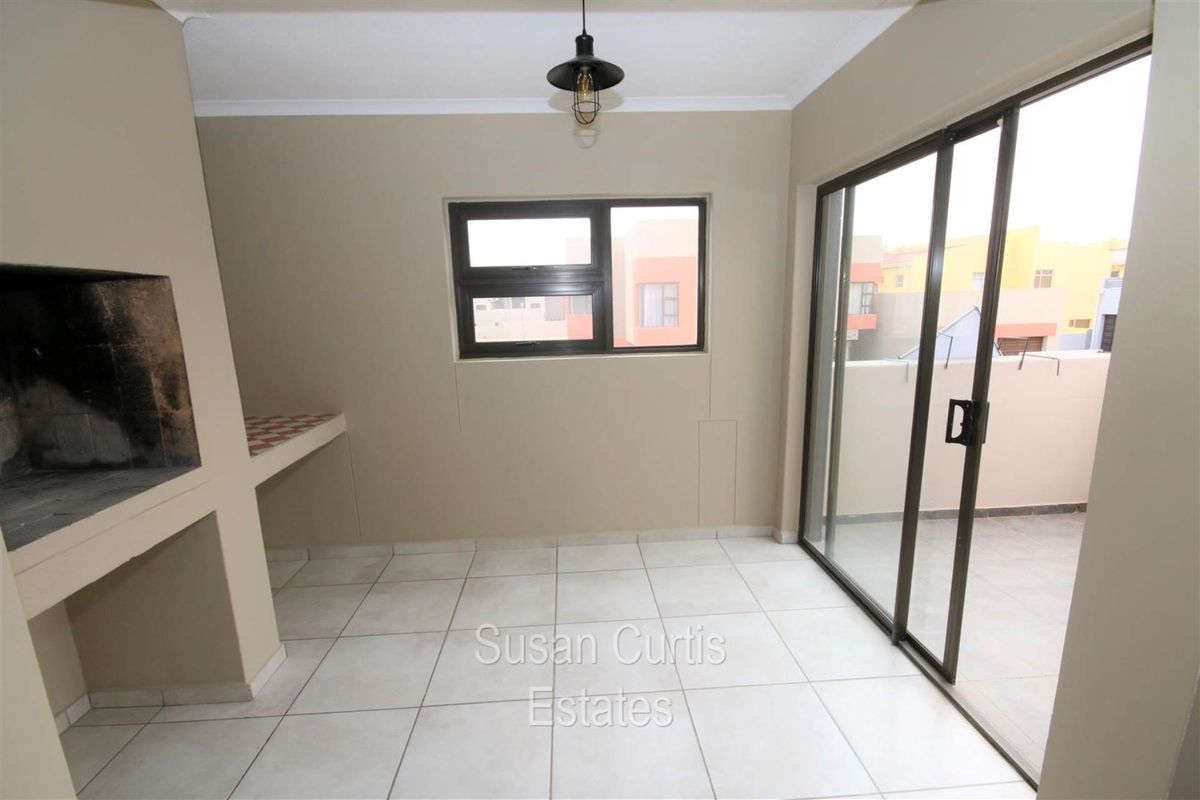3 bedrooms Townhouse in Long Beach - Photo 4