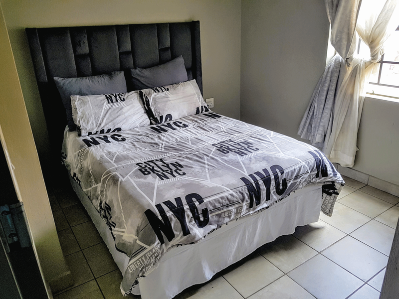Discover Urban Bliss: Modern Design & Amenities! - Photo 5