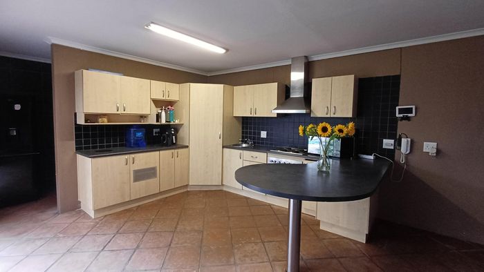 Property #2552566, House For Sale in Dorado Park