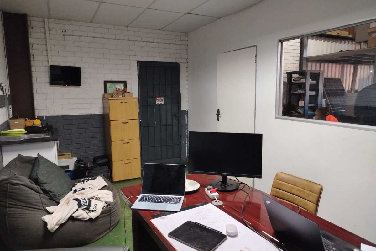 Prime Warehouse Lease in Alrode South: Elevate Your Business! - Photo 4