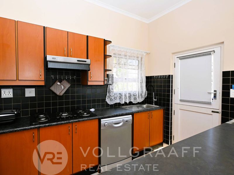 Three Bedroom Townhouse for Sale - Vogelstrand - Photo 9