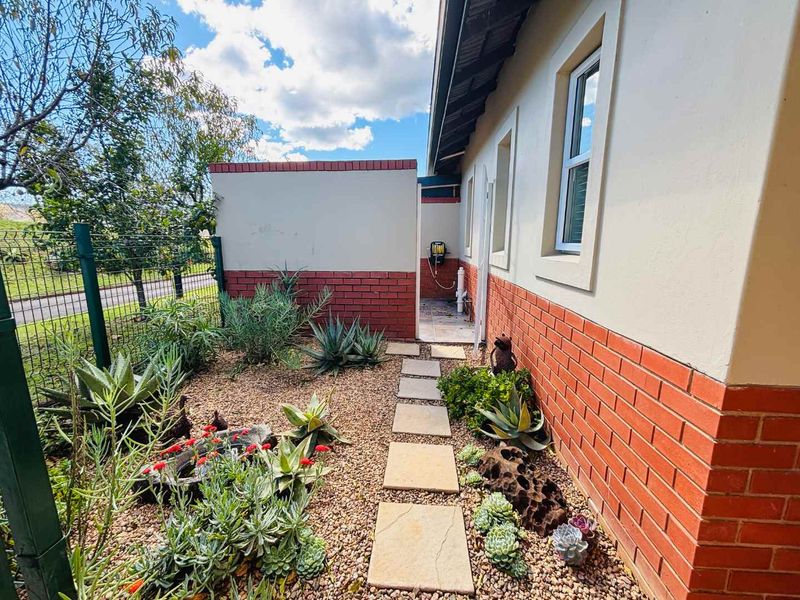 Modern semi-detached Townhouse in St Johns Village, Howick - Photo 4