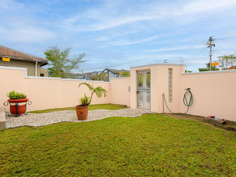 Beautiful, Immaculate 3-Bedroom Home in Prime, Sought-After Location - Photo 4