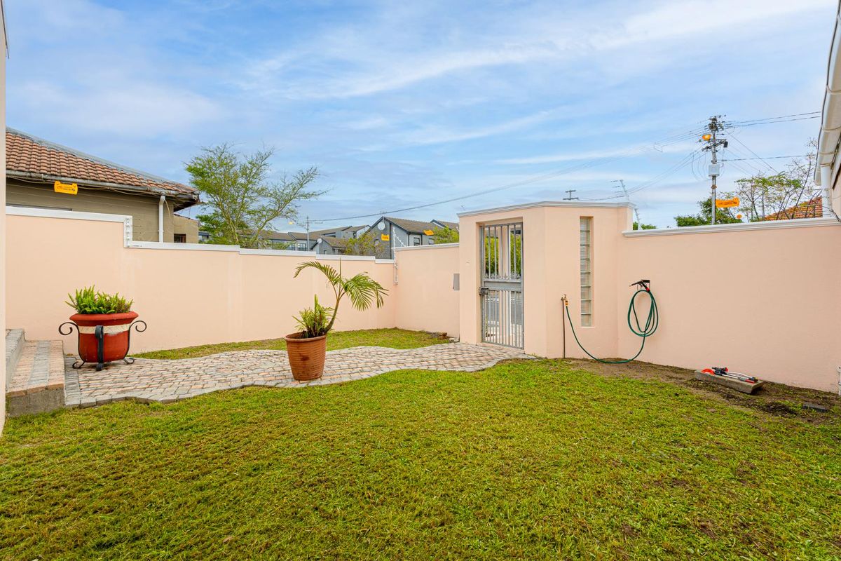 Beautiful, Immaculate 3-Bedroom Home in Prime, Sought-After Location - Photo 4
